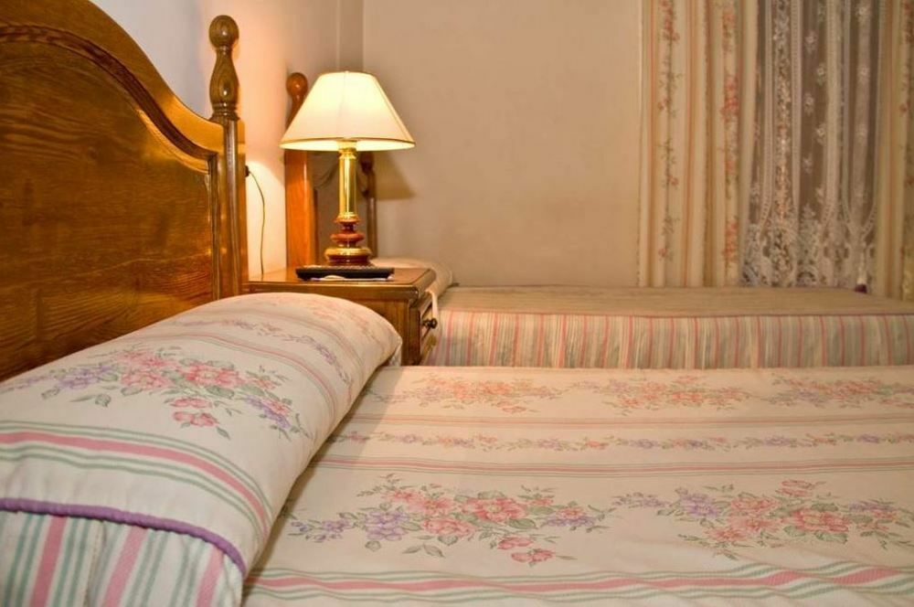 Hostal Las Coronas Sos del Rey Católico Exterior foto
