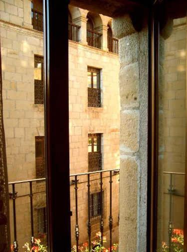 Hostal Las Coronas Sos del Rey Católico Exterior foto