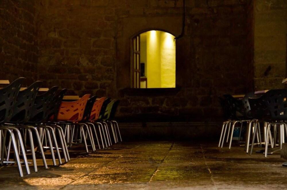Hostal Las Coronas Sos del Rey Católico Exterior foto