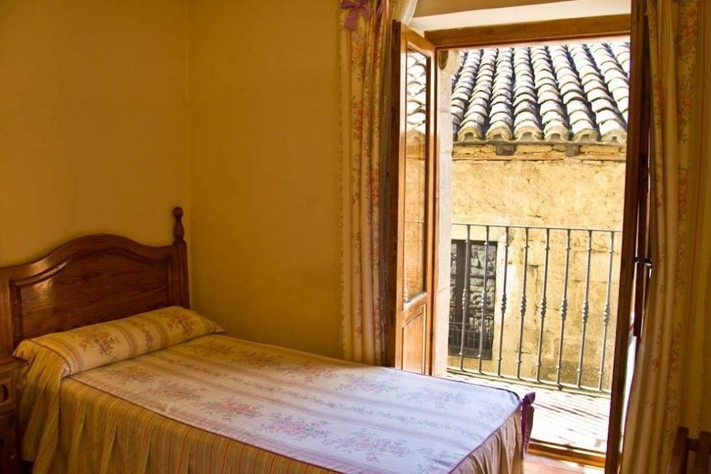 Hostal Las Coronas Sos del Rey Católico Exterior foto